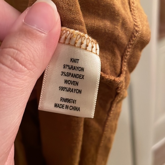 3/4 Length Sleeve High Low Top - Picture 5 of 5